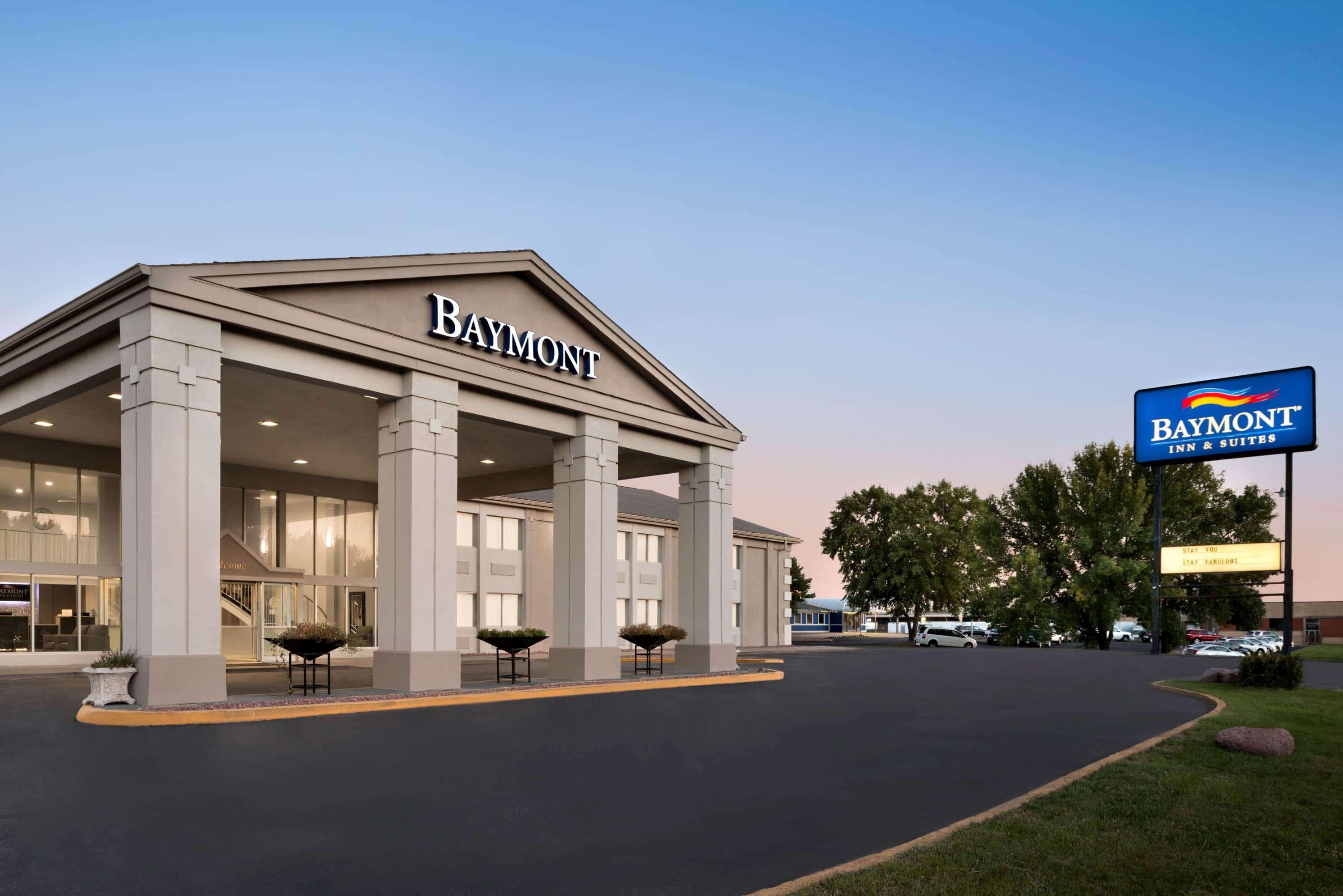 Baymont By Wyndham Des Moines North Hotel Bagian luar foto
